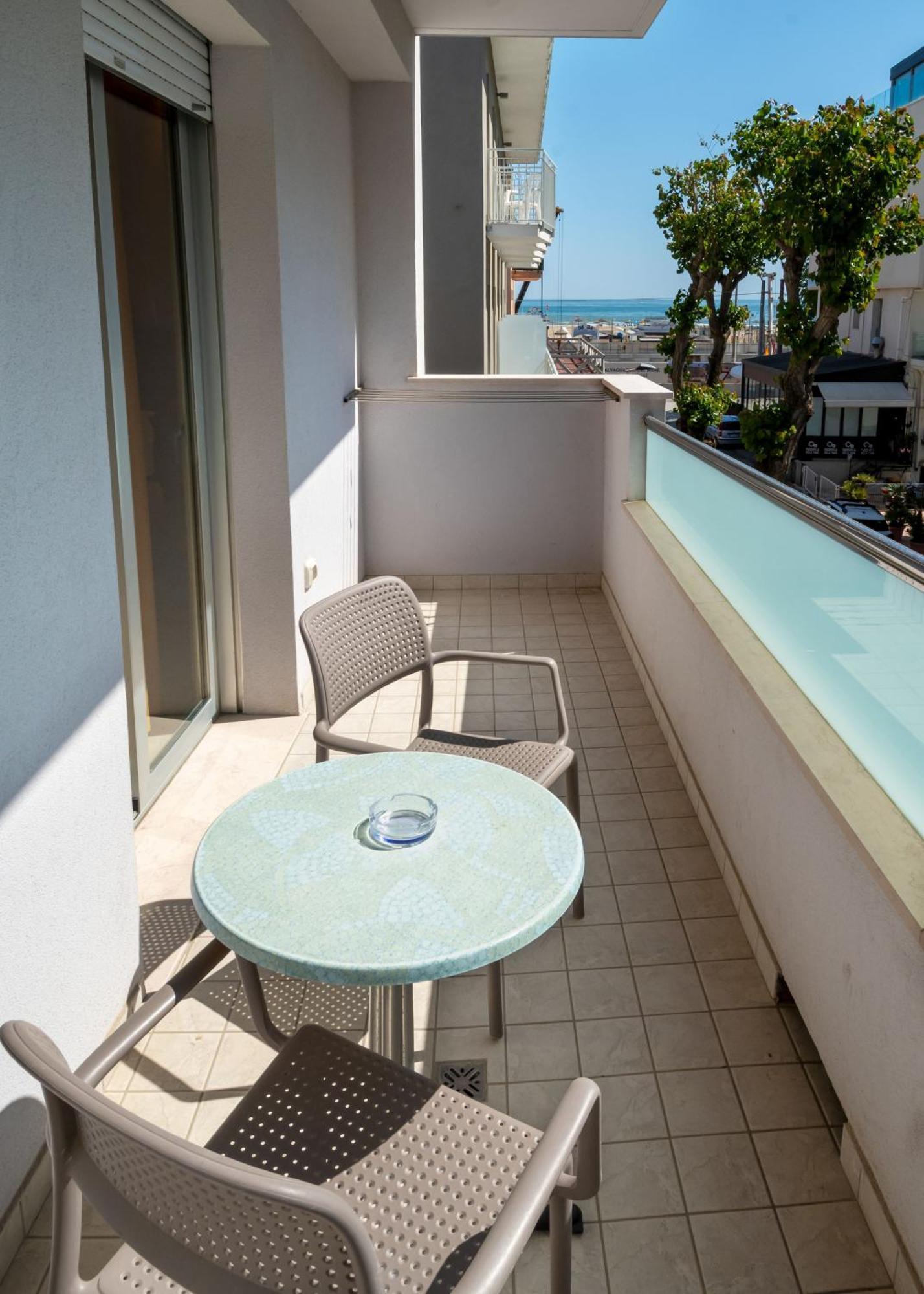 Residence Marzia Ρίμινι Εξωτερικό φωτογραφία